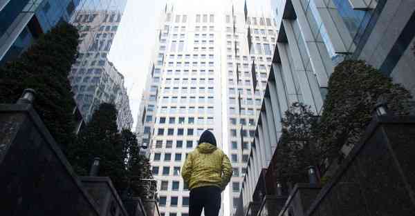 多功能便携式智能机器人