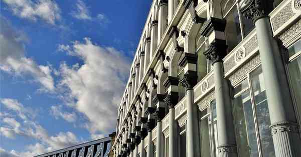 AI绘画特效好玩的漫画脸（AI绘画美女用哪个软件）