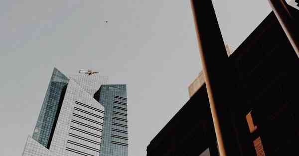 COZMO二代智能机器人：科技与娱乐的完美结合