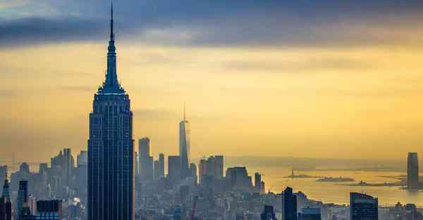 人工智能机器人和人谈恋爱