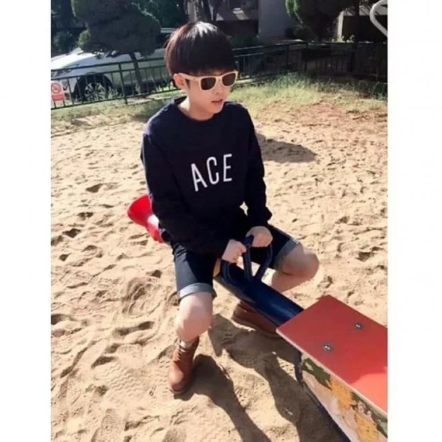 闵亮烁坚